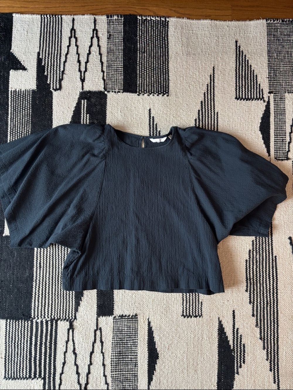 Levi’s Black Puff-Sleeve Cropped Women's Top